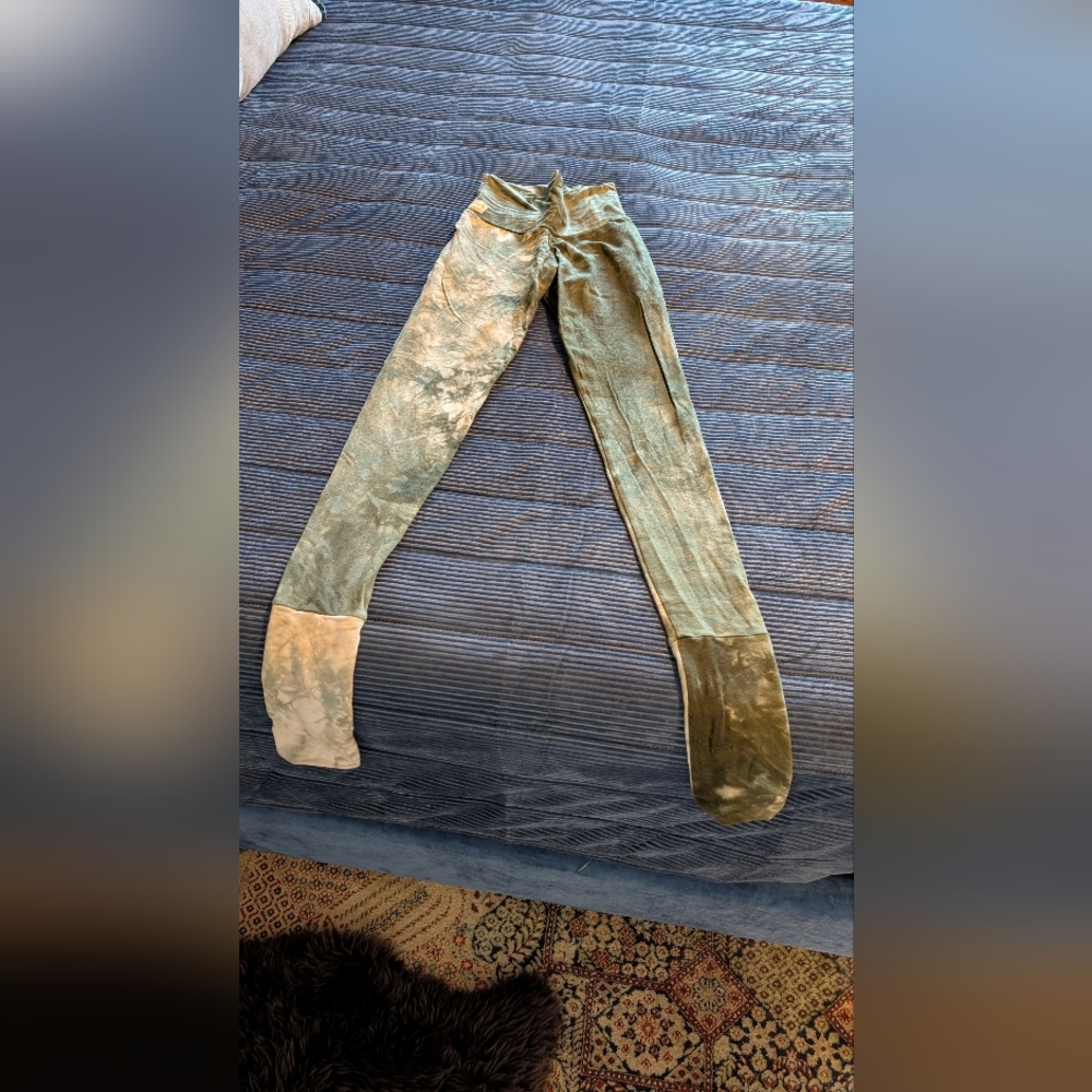 Stylish Olive Green Velvet Leggings